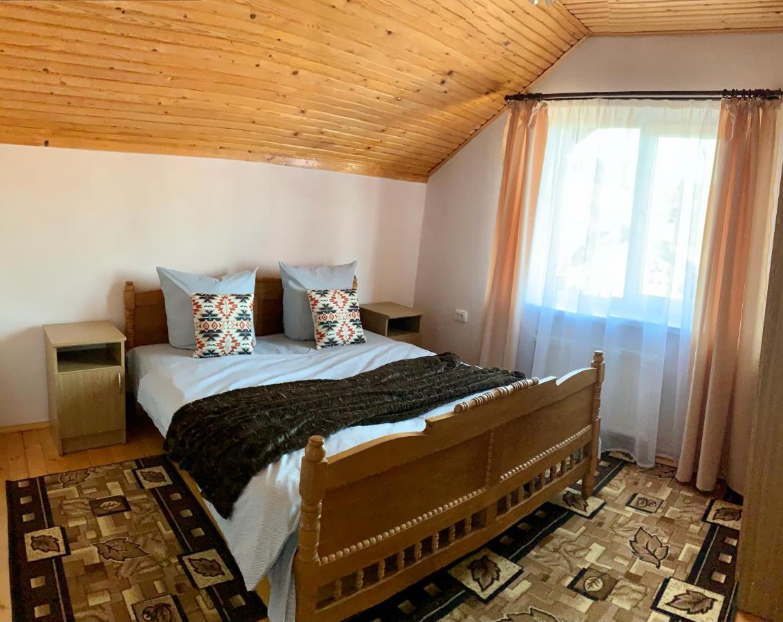 Ніч Над Карпатами Hotel Slavsko Exterior foto